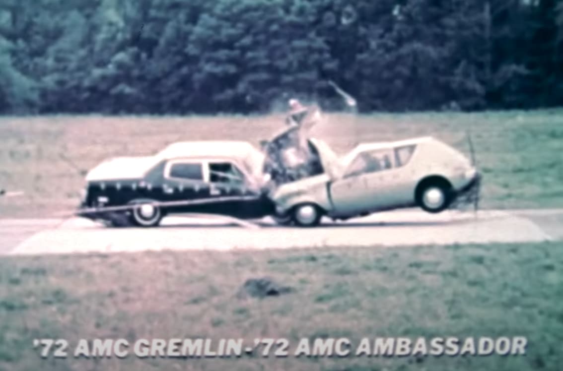 16 Photos of What It Looked Like to Wreck A Car in the 1970s